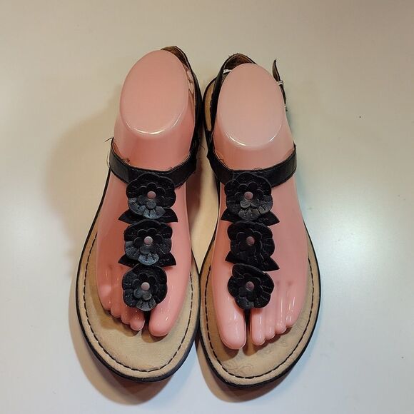 BOC LEATHER FLOWER ACCENT PATTERN ANKLE STRAP THONG WOMEN"S SANDAL - Picture 13 of 16